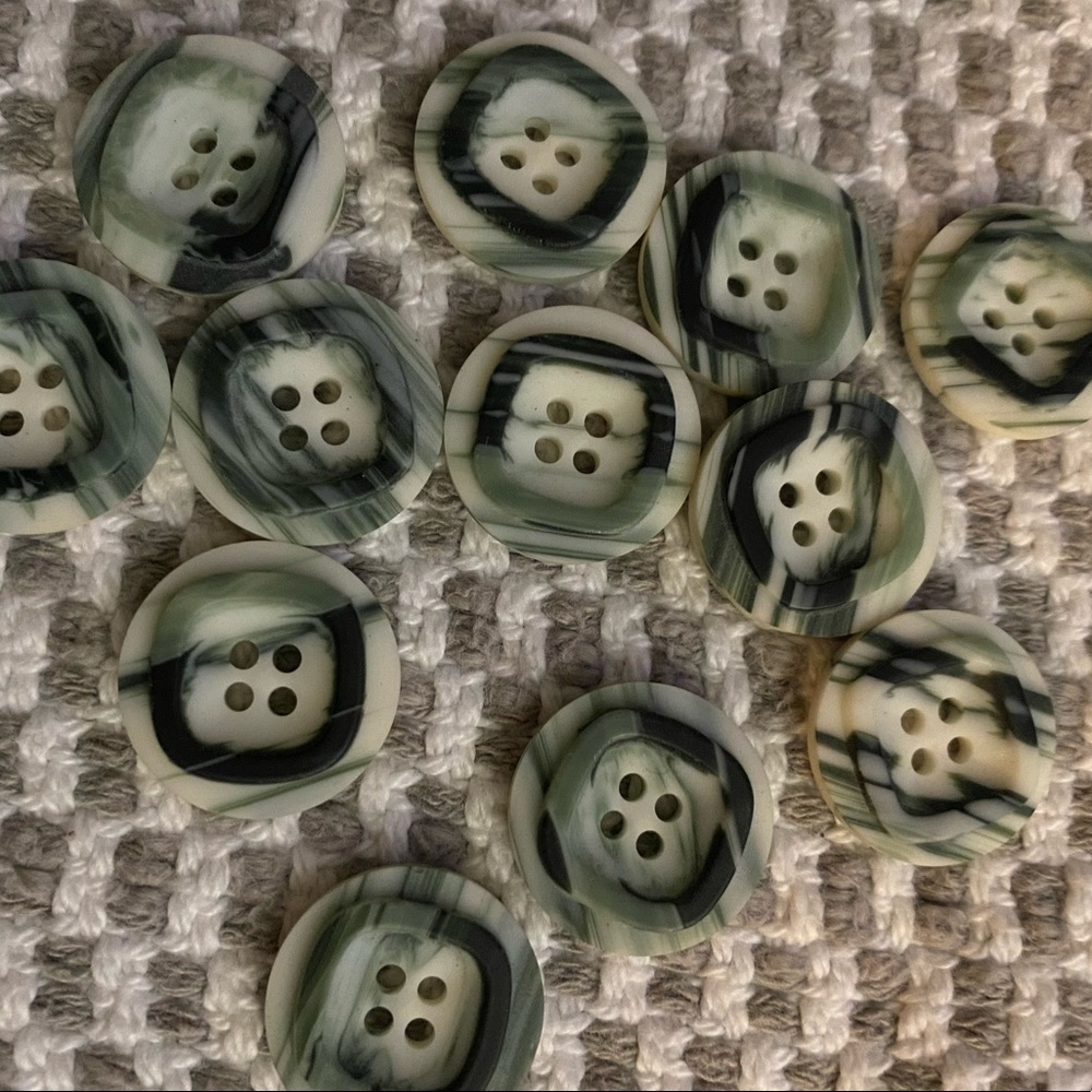 Vintage Marble look buttons one dozen (12pcs)